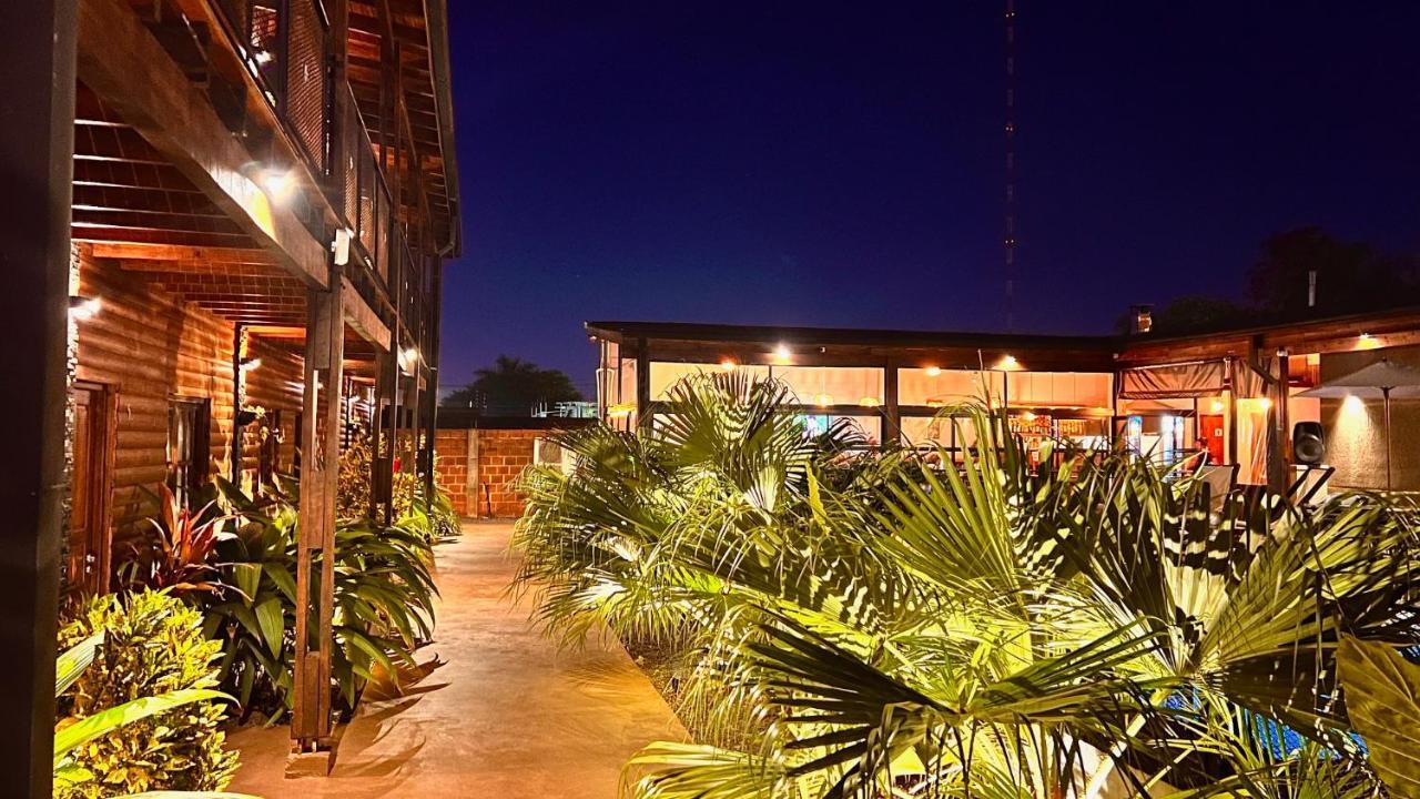 Alma Pura Hotel Puerto Iguazú Exterior foto